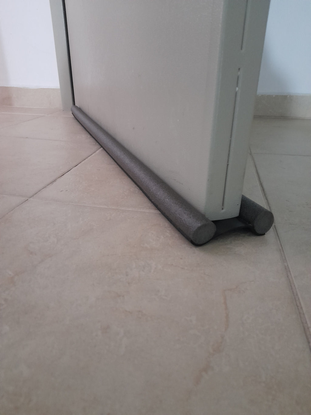 TAPON DE PUERTA 93 CM NEGRO Y CAFE